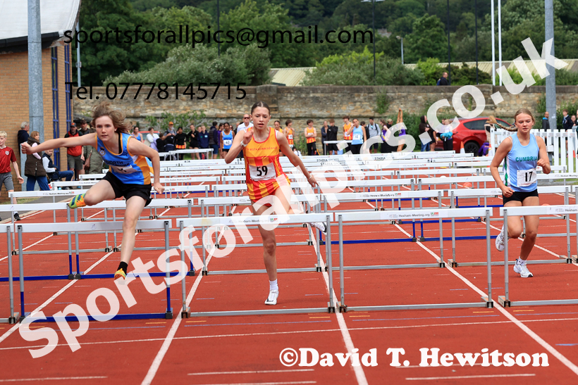 Hurdles, 2026 Northern Schools Inter Counties, Wentworth, Hexham. Photo: David T. Hewitson/Sports for All Pics
